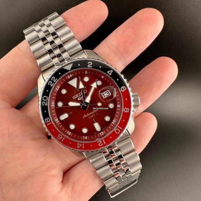 Seiko 5 Sports Thong Sia Limited Edition Red Dial Silver Steel Strap Watch For Men - SSK031K1 - Image 6